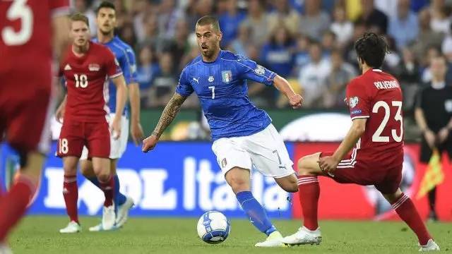 坚持不懈的 坚持不懈的