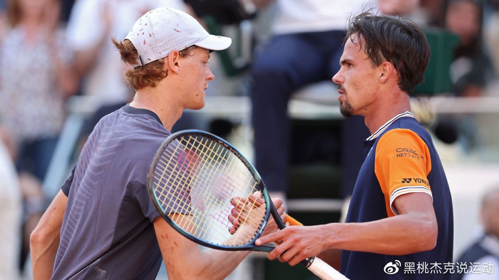 紧随其后的 紧随其后的